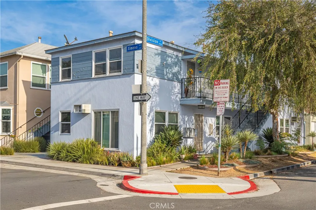 4401 Division, Long Beach, California 90803 home-pic-2