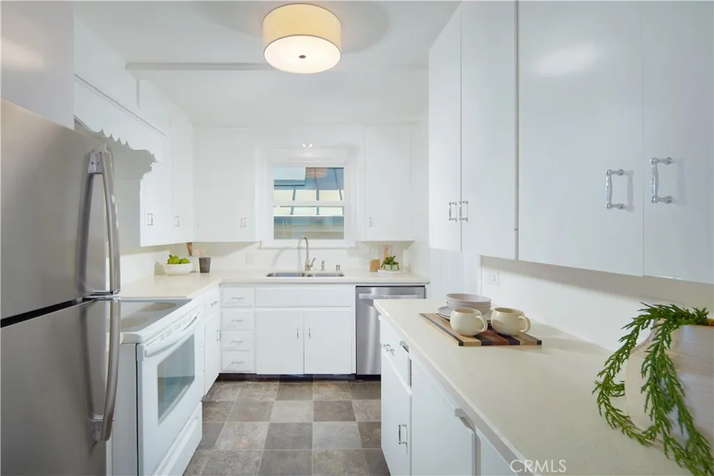 2621 Victoria Drive, Laguna Beach, California 92651 home-pic-9