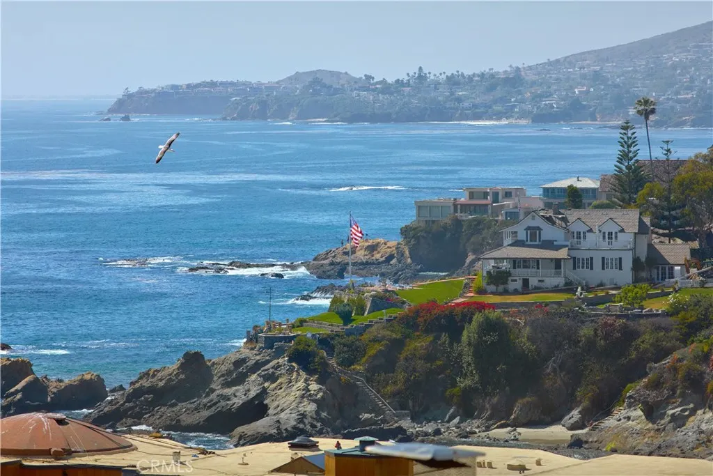 2621 Victoria Drive, Laguna Beach, California 92651 home-pic-18