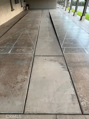 Community shuffleboard