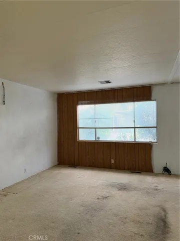 Living room pic 1