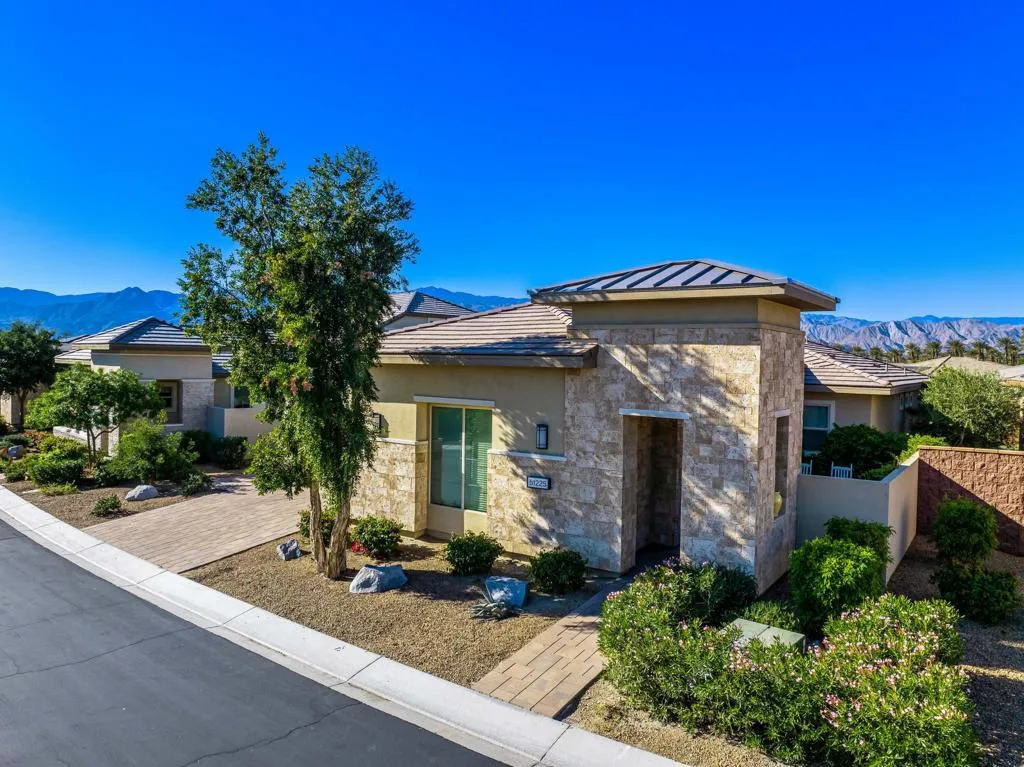 51225 Clubhouse Drive, Indio, California 92201 home-pic-2