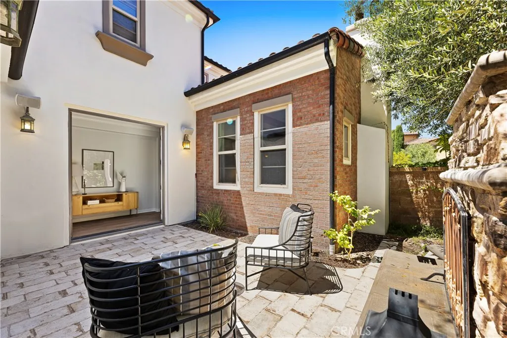 54 Valley Terrace, Irvine, California 92603 home-pic-12