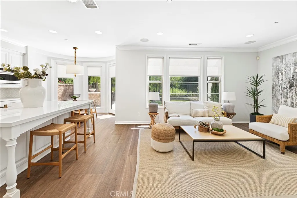 54 Valley Terrace, Irvine, California 92603 home-pic-18