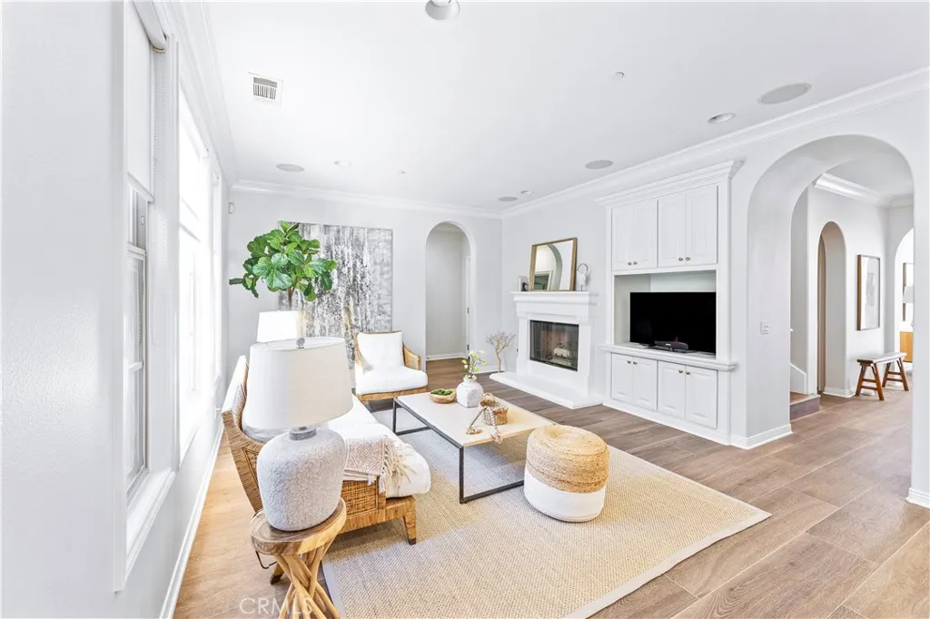54 Valley Terrace, Irvine, California 92603 home-pic-16