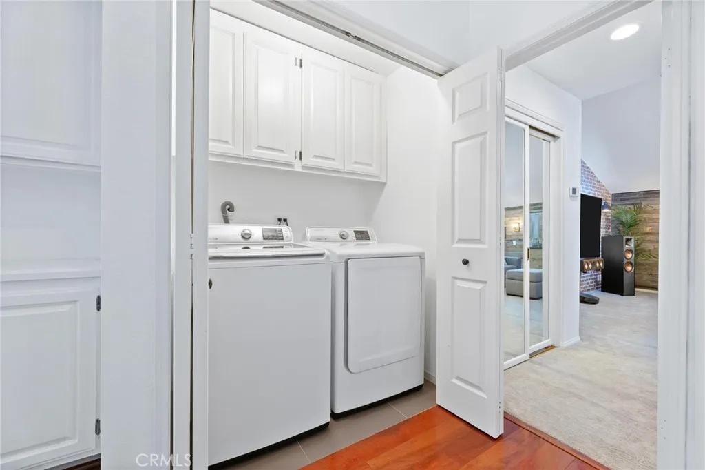 23163 Mulholland Drive Unit 6, Woodland Hills, California 91364 home-pic-16