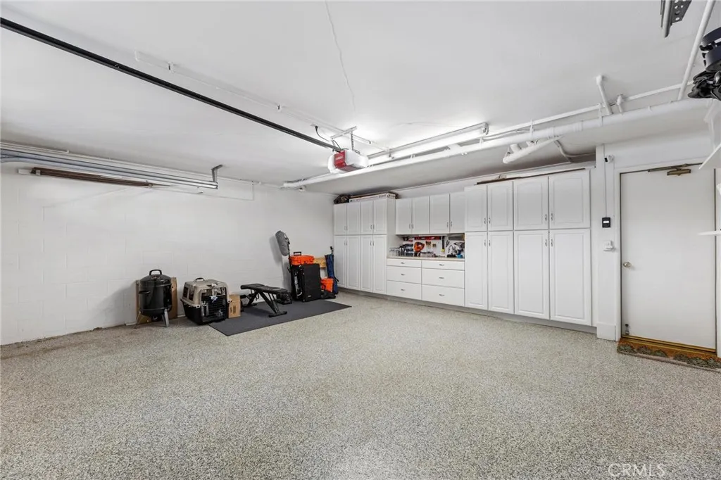 23163 Mulholland Drive Unit 6, Woodland Hills, California 91364 home-pic-24