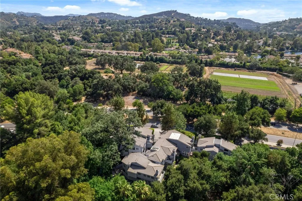 23163 Mulholland Drive Unit 6, Woodland Hills, California 91364 home-pic-33