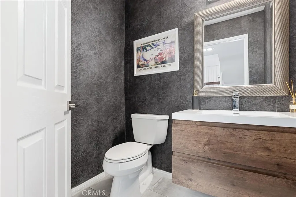 23163 Mulholland Drive Unit 6, Woodland Hills, California 91364 home-pic-22