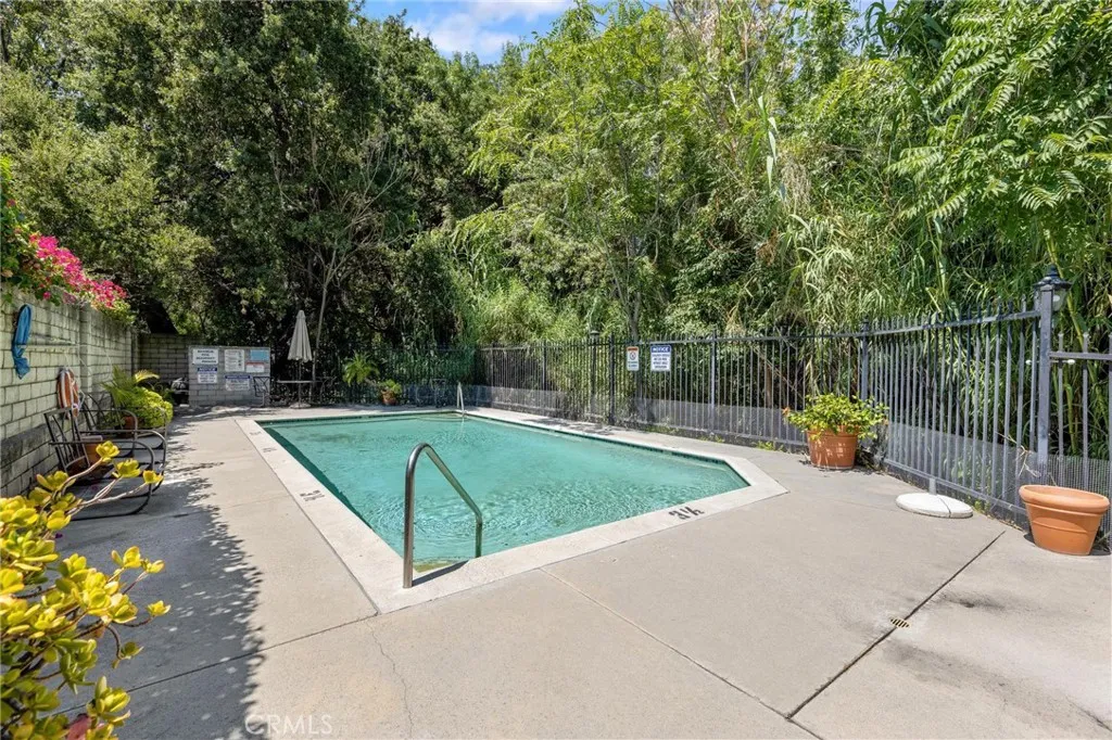 23163 Mulholland Drive Unit 6, Woodland Hills, California 91364 home-pic-28