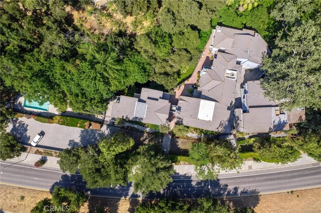 23163 Mulholland Drive Unit 6, Woodland Hills, California 91364 home-pic-30