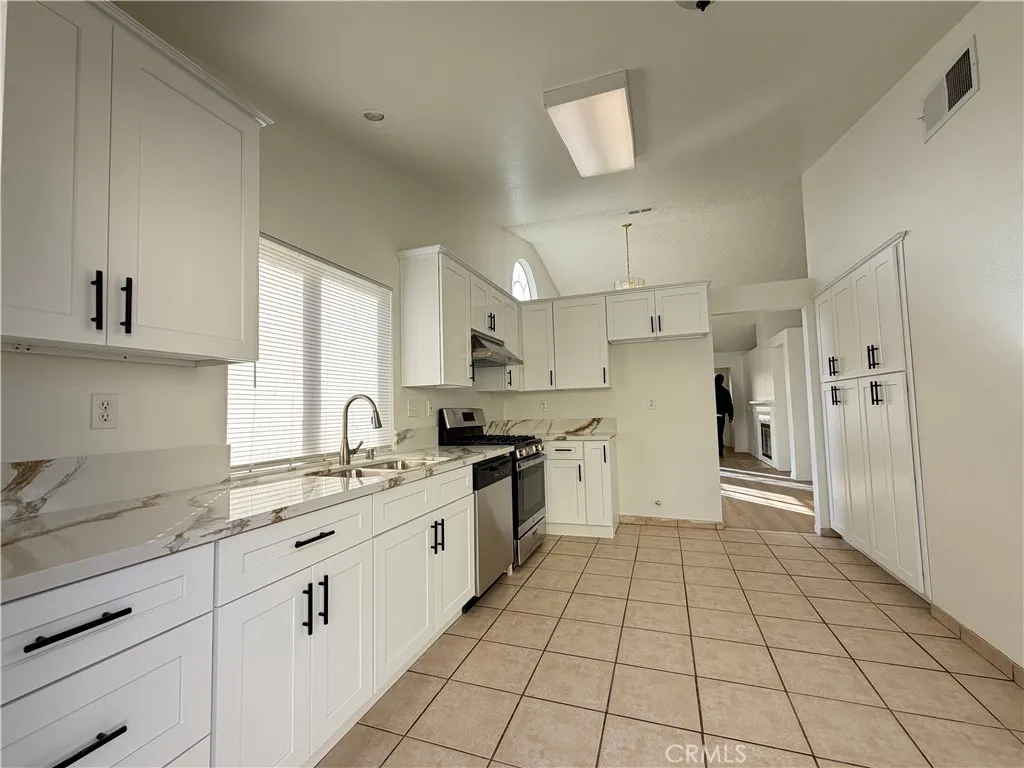 466 Granite View, Perris, California 92571 home-pic-6