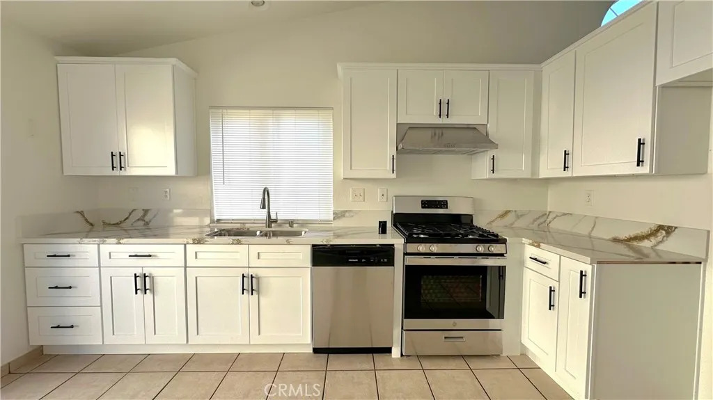 466 Granite View, Perris, California 92571 home-pic-9