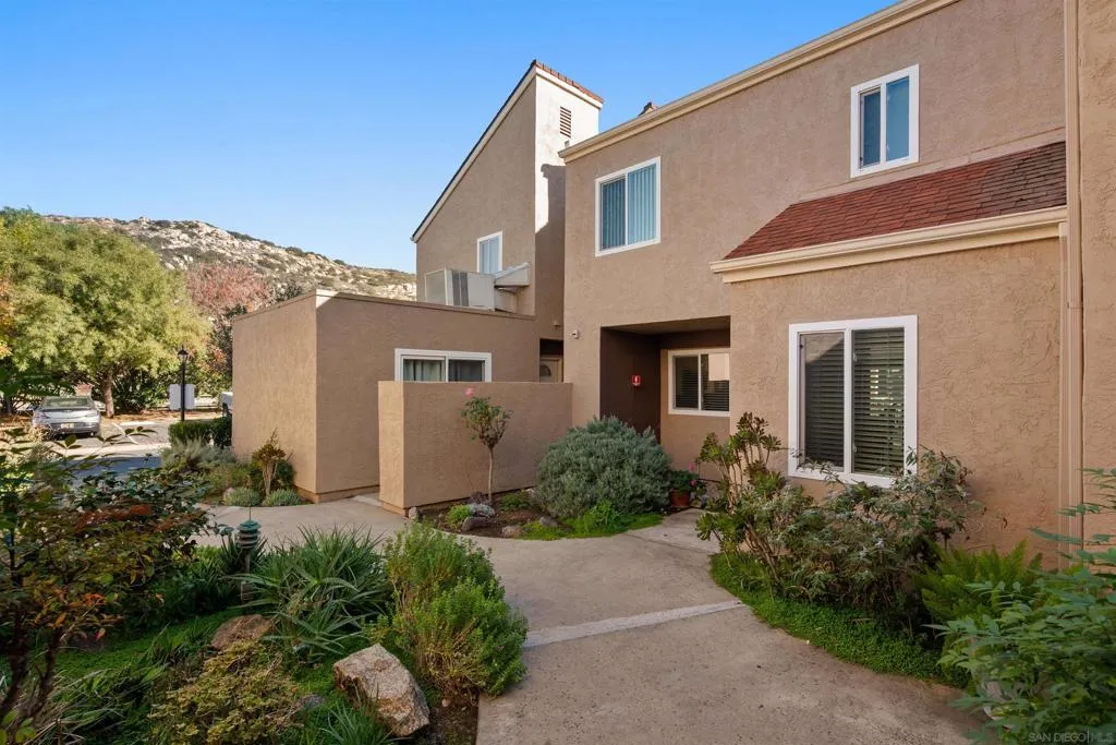 15858 Green Haven Court, Ramona, California 92065 home-pic-4
