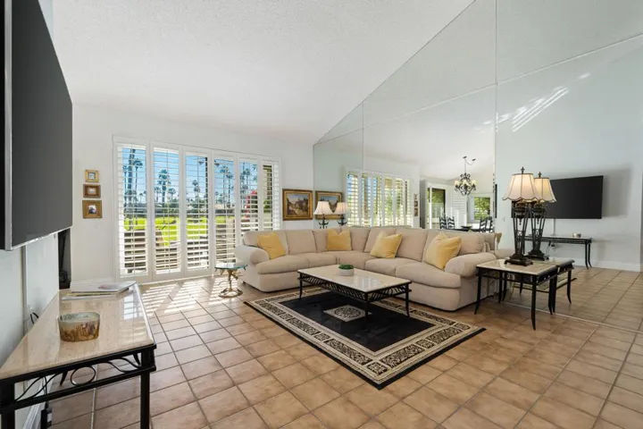 30-web-or-mls-JCLobelia_OPMG_1225_030