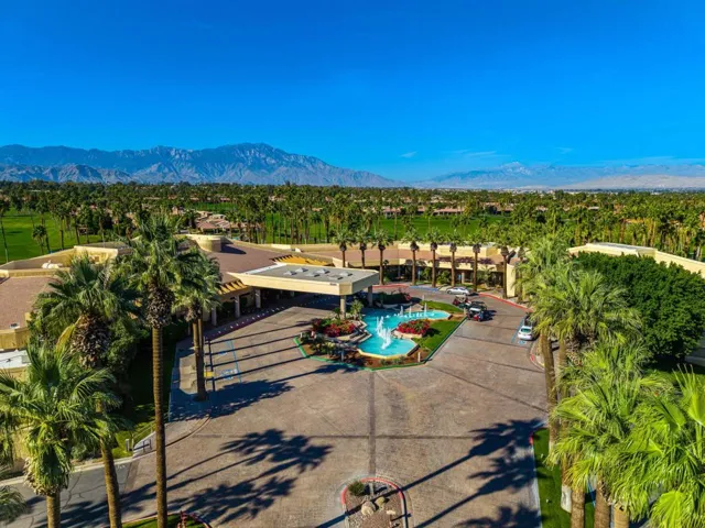 25-web-or-mls-JCLobelia_OPMG_1225_025