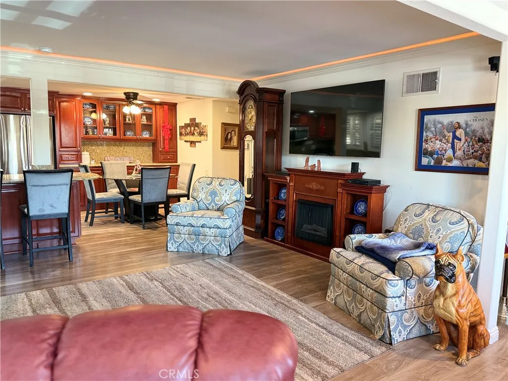 1860 Mckinney Wy M15-21a, Seal Beach, California 90740 home-pic-3