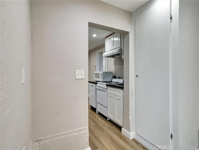 985 1/2 Dexter Street, Los Angeles, California 90042