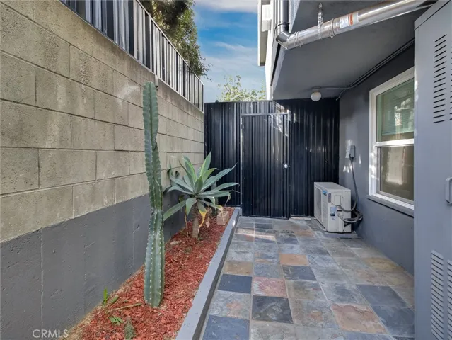 985 1/2 Dexter Street, Los Angeles, California 90042