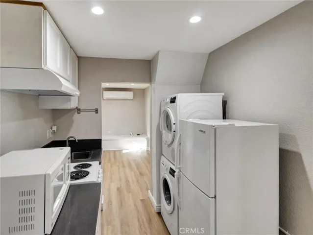 985 1/2 Dexter Street, Los Angeles, California 90042