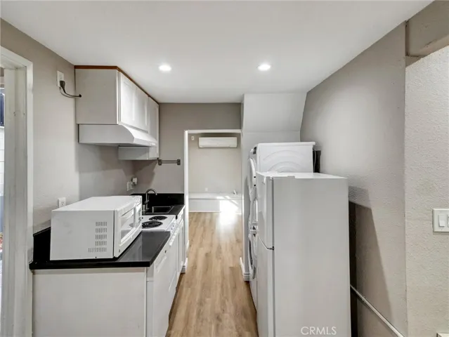 985 1/2 Dexter Street, Los Angeles, California 90042