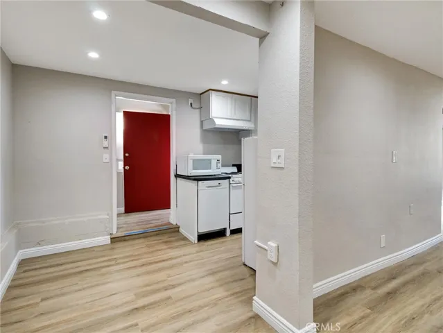 985 1/2 Dexter Street, Los Angeles, California 90042