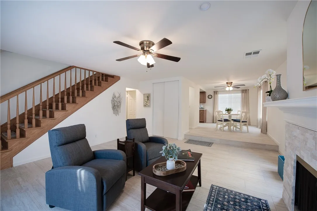 401 W 220th Street  home-pic-1
