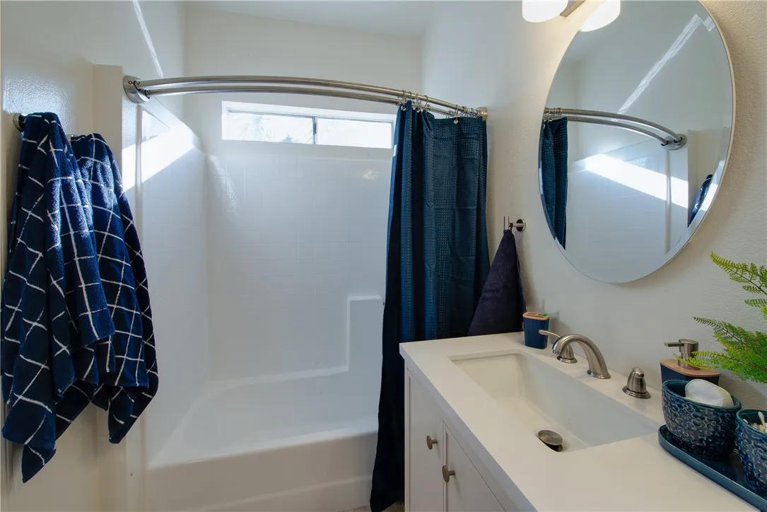 401 W 220th Street  home-pic-28