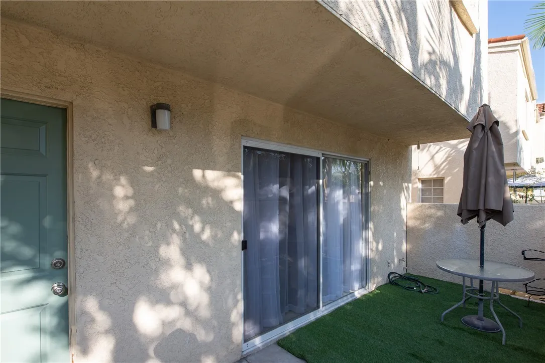 401 W 220th Street  home-pic-2