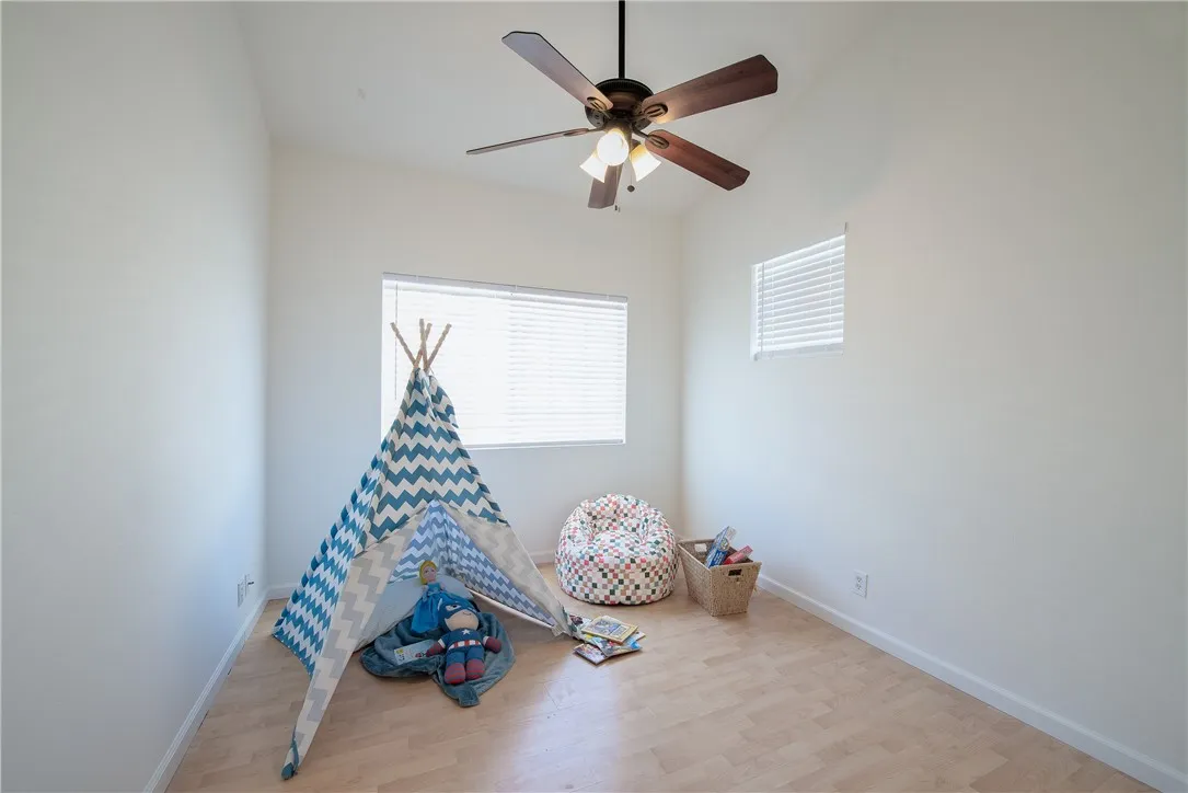 401 W 220th Street  home-pic-24