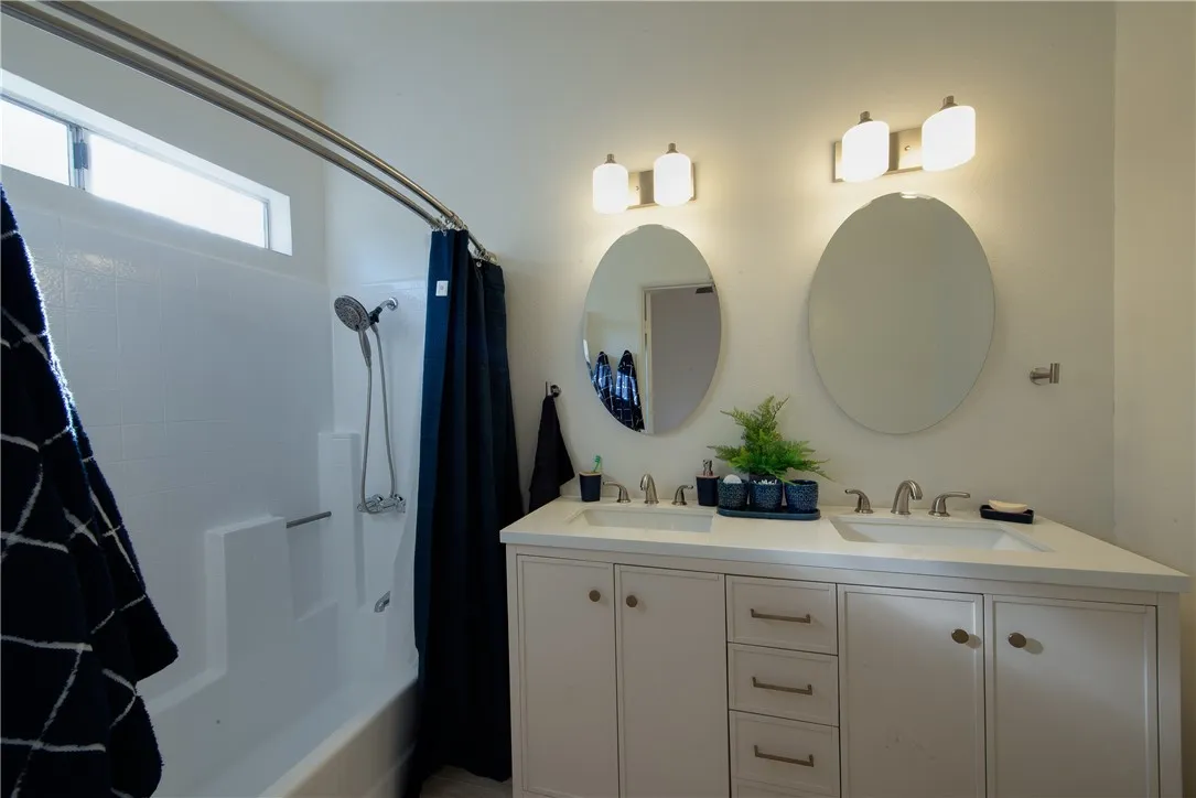 401 W 220th Street  home-pic-27