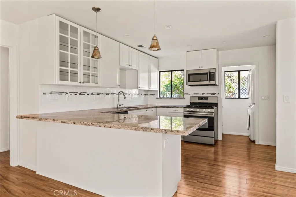531 N Niagara, Burbank, California 91505 home-pic-6