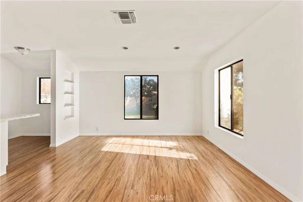 531 N Niagara, Burbank, California 91505 home-pic-4