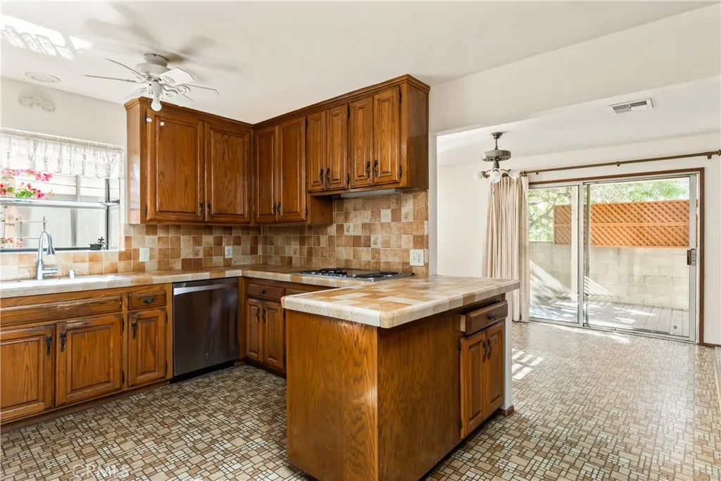 531 N Niagara, Burbank, California 91505 home-pic-17