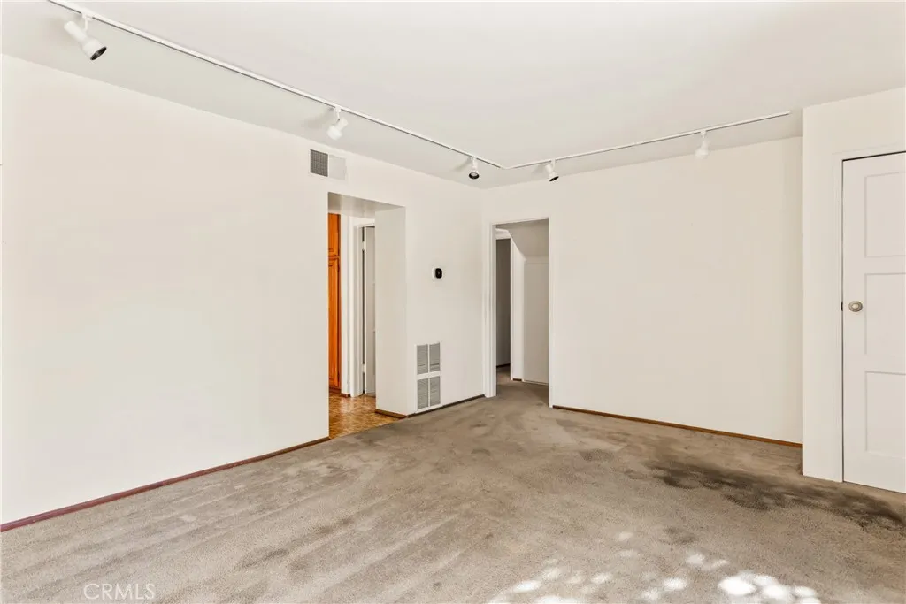 531 N Niagara, Burbank, California 91505 home-pic-16