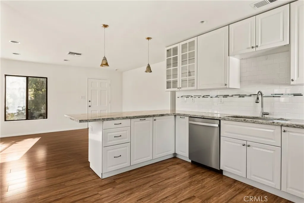 531 N Niagara, Burbank, California 91505 home-pic-7