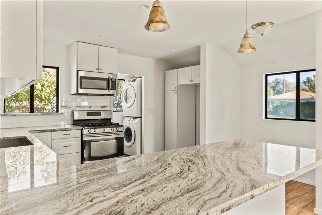 531 N Niagara, Burbank, California 91505 home-pic-8
