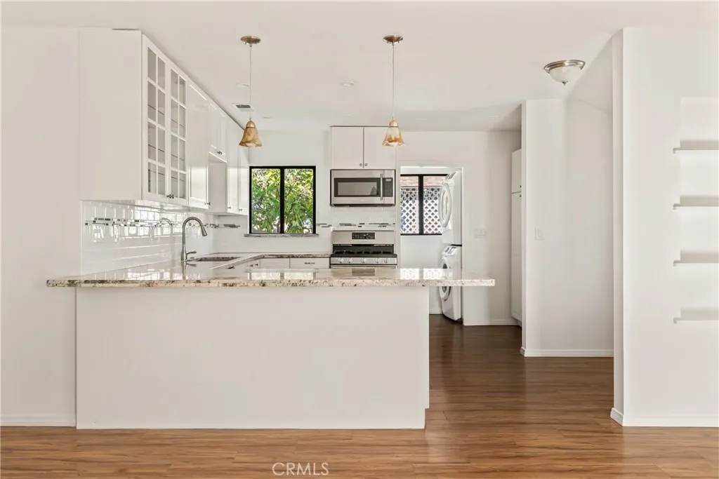 531 N Niagara, Burbank, California 91505 home-pic-2