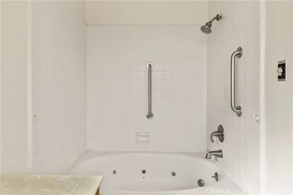 531 N Niagara, Burbank, California 91505 home-pic-36
