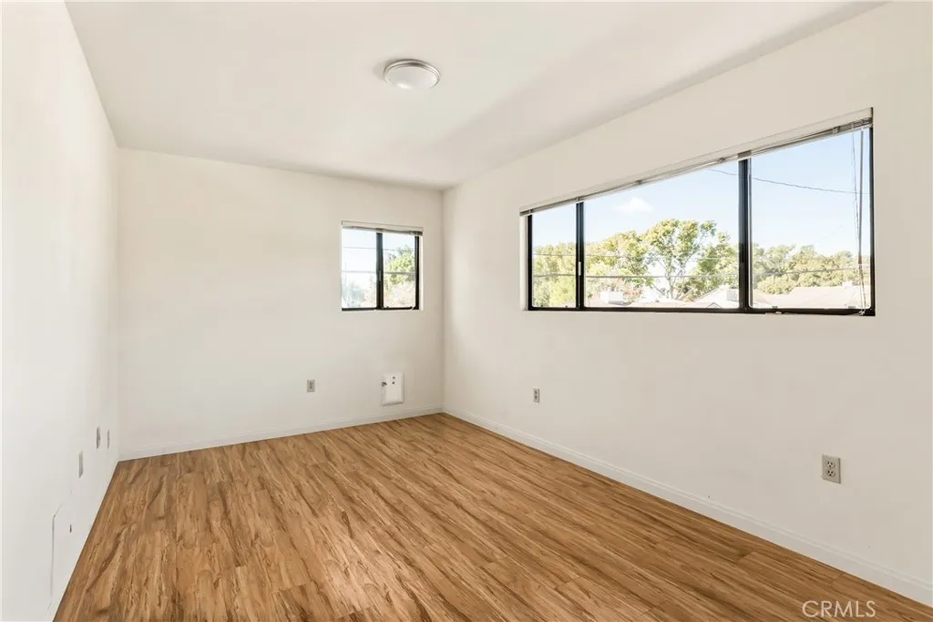 531 N Niagara, Burbank, California 91505 home-pic-30