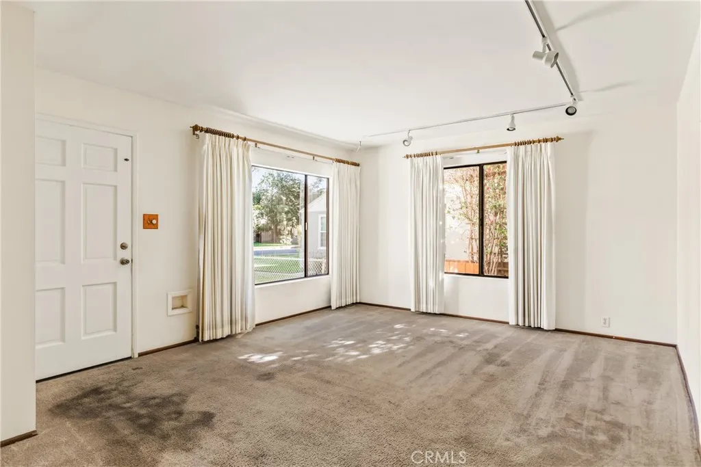 531 N Niagara, Burbank, California 91505 home-pic-15