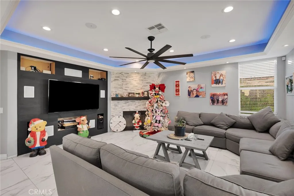 10180 Via Pescadero, Moreno Valley, California 92557 home-pic-17
