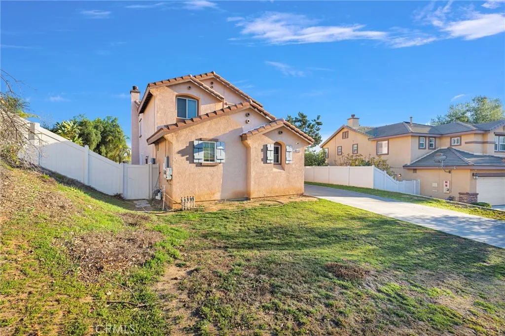 10180 Via Pescadero, Moreno Valley, California 92557 home-pic-3