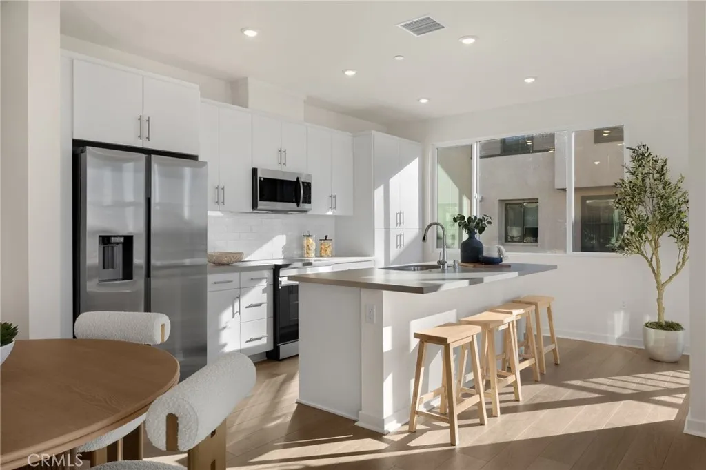 109 S Laxore Street 306, Anaheim, California 92804 home-pic-1