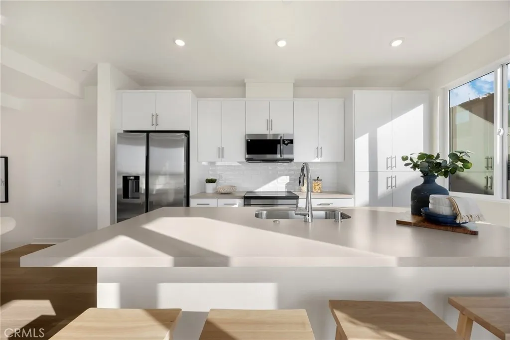 109 S Laxore Street 306, Anaheim, California 92804 home-pic-3