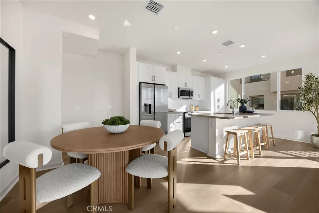 109 S Laxore Street 306, Anaheim, California 92804 home-pic-11