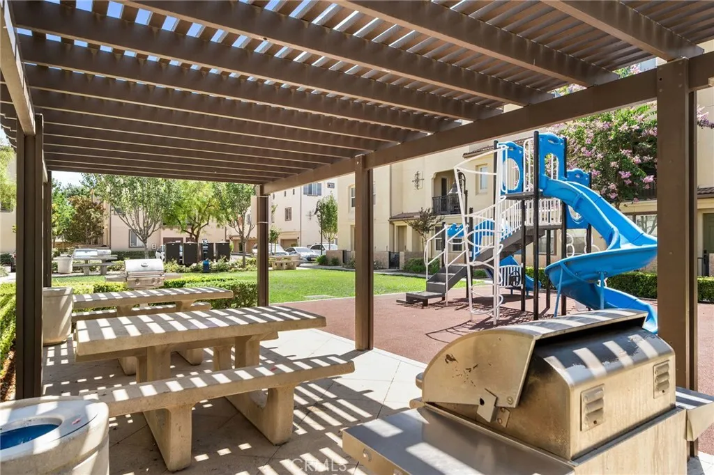 6396 Pictor Court, Eastvale, California 91752 home-pic-33