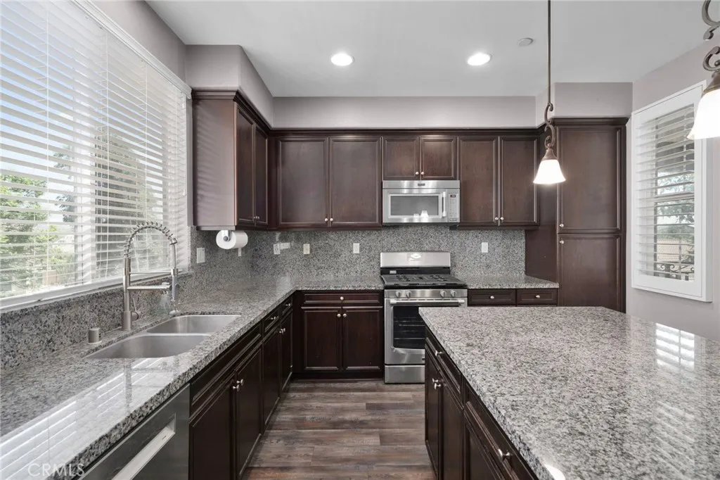 6396 Pictor Court, Eastvale, California 91752 home-pic-13