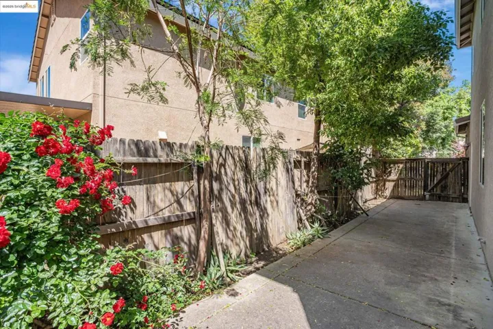 1319 Teal Hollow Dr, Yuba City, California 95993