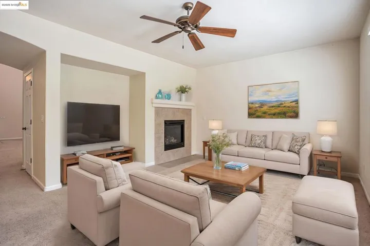 1319 Teal Hollow Dr, Yuba City, California 95993